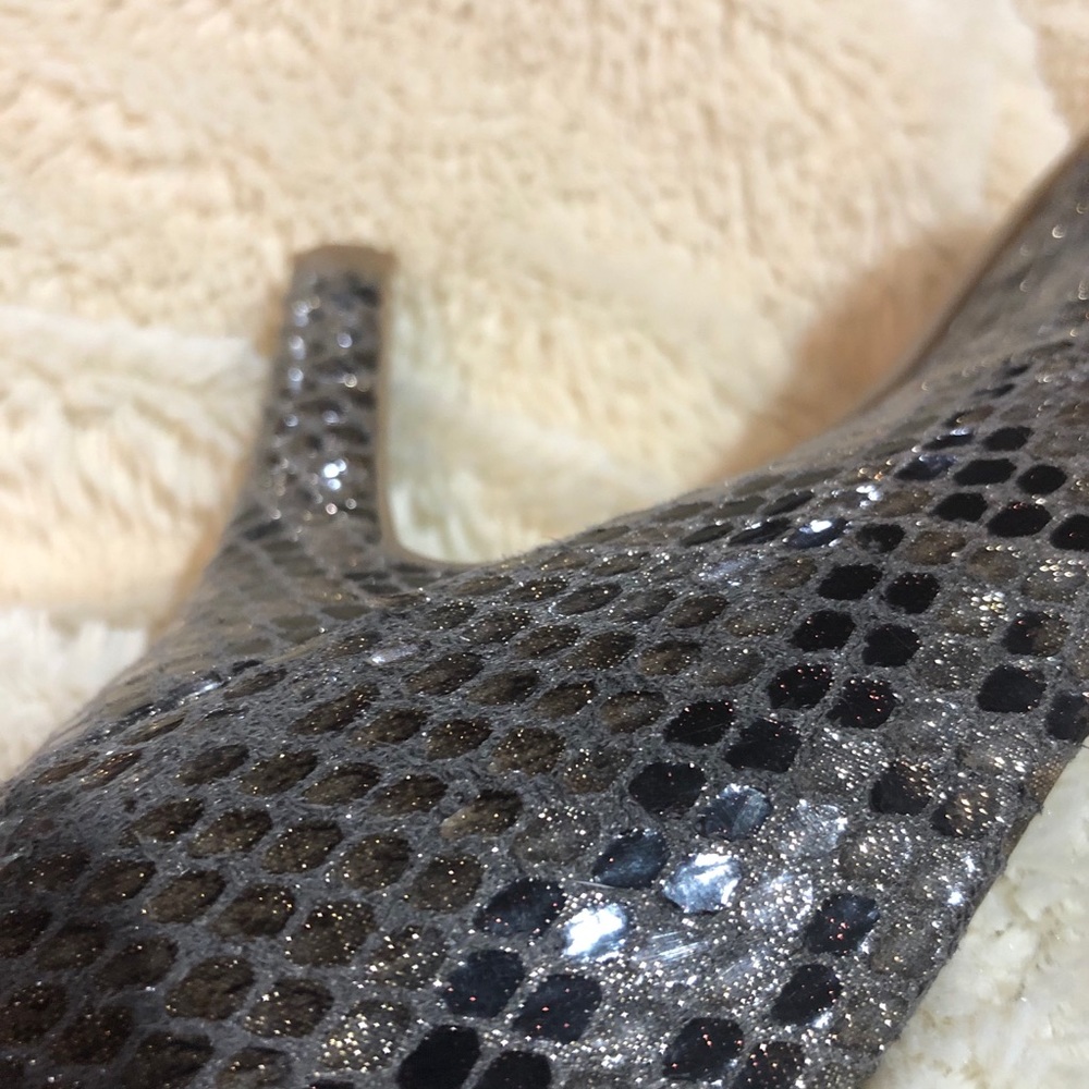 🌟Host Pick🌟Mootsies Tootsies Taupe Snakeskin Pattern Pumps - Picture 7 of 9